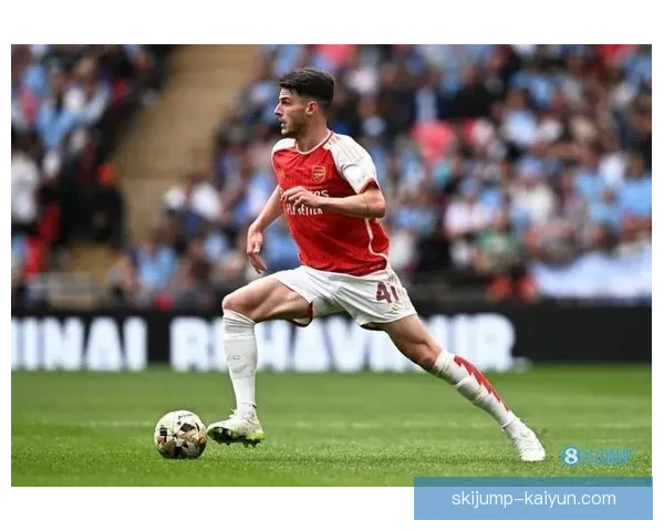 赖斯中场贡献持续提升，球队表现稳健备受关注